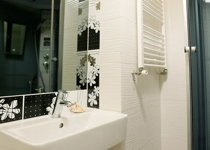 Cozy In Old Town By Urban Rent